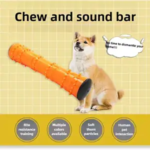 شيبا إينو بجانب لعبة برتقالية. نص: "مضغ وشريط صوتي - لن يُدمر منزلك!". الميزات: مقاومة للعض وأشواك ناعمة.